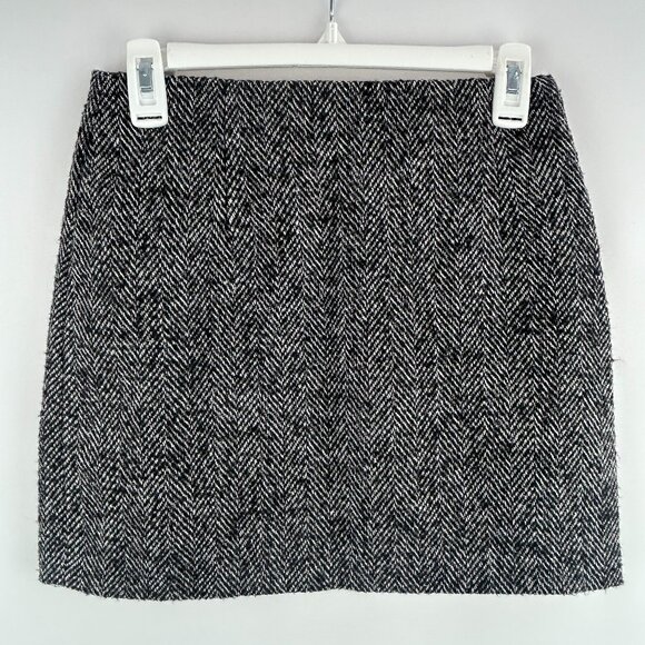 H&M black-and-white wool-blend chevron mini skirt preppy – size 4 Small - Picture 1 of 6